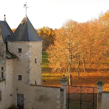 Chateau De Bois Bed & Breakfast 3*