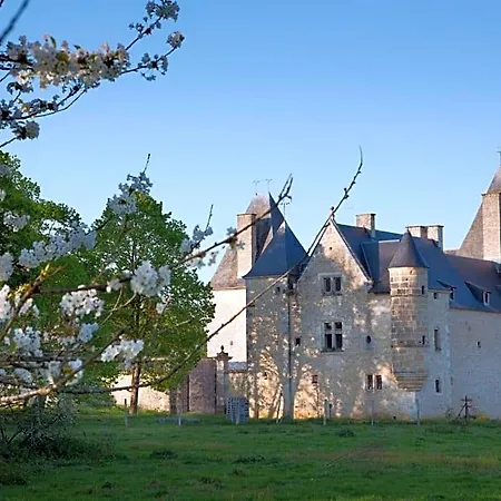 Chateau De Bois Bed & Breakfast 3*