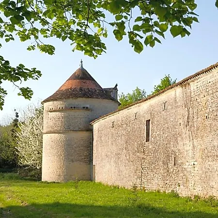 Chateau De Bois 3* Les Nouillers