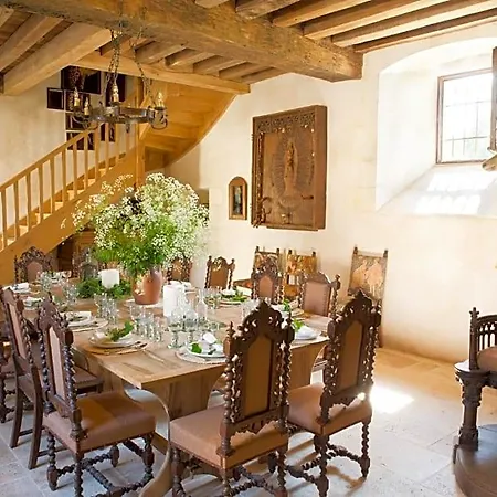 Chateau De Bois Bed & Breakfast 3*