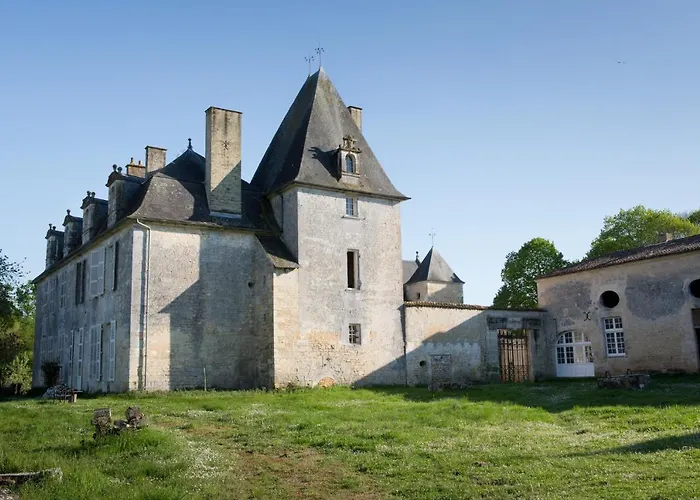 Chateau De Bois Bed & Breakfast 3*