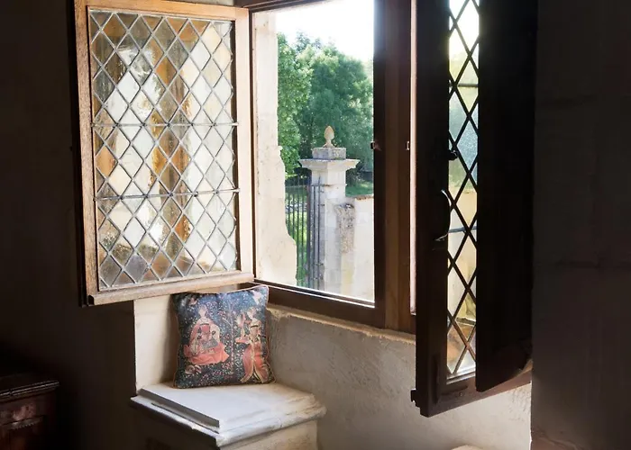 Chateau De Bois Bed & Breakfast Les Nouillers